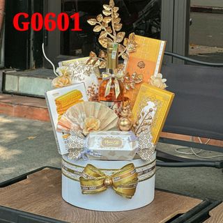 Giỏ Quà Tết Xinh Đẹp Ba Màu Rực Rỡ