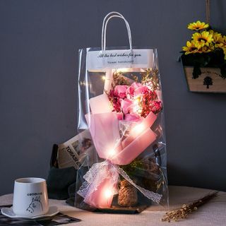 Bó hoa khô có đèn sẵn. món quà ý nghĩa cho những người đặc biệt