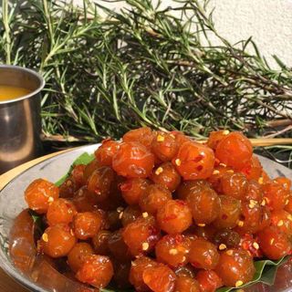 MẬN KHÍA LẮC MUỐI ỚT: 3 VỊ MẶN-NGỌT-CAY, ĂN LÀ MÊ 500G - WINNIE HOUSE