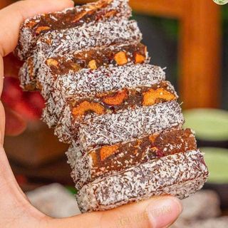 KẸO GỪNG TÁO ĐỎ: HƯƠNG VỊ THIÊN NHIÊN, SỨC KHỎE TRỌN VẸN 500G - WINNIE HOUSE