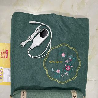 Thảm ngải cứu k kèm gối, làm nóng chăm sóc cơ thể cho người lớn tuổi