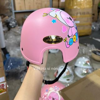 Nón bảo hiểm A2 lưỡi trai Loopy Labubu có khoét lỗ sau cột tóc cao cấp , mũ bảo hiểm Labubu form lưỡi trai ôm đầu cho nữ