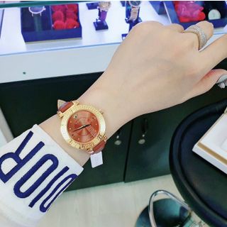 XẢ KHO ĐỒNG HỒ NỮ CAO CẤP MỚI NHẤT VERS DÂY DA MẶT TRÒN HOA VĂN