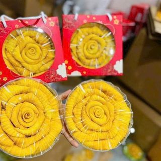 Xoài Xếp Hoa Hồng Hộp Màu Đỏ (Thùng 50 Hộp x 500gram)