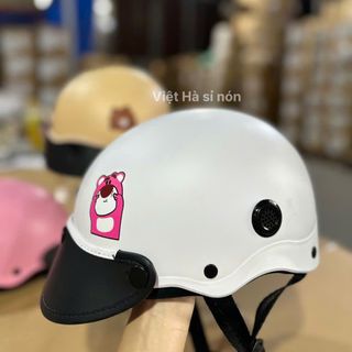 Nón bảo hiểm gấu dâu HÀNG CAO CẤP Lòng Thêu Logo, Tem Mạc Đầy Đủ , Lót Xốp 45GR Dày Dặn Đạt Chuẩn