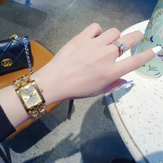 ĐỒNG HỒ NỮ THỜI TRANG HOT TREND GUE S KIỀNG MẶT VUÔNG