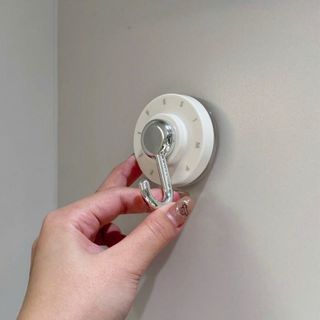 Móc dán tường chân không cần keo, móc treo đa năng dính tường có thể di chuyển vị trí