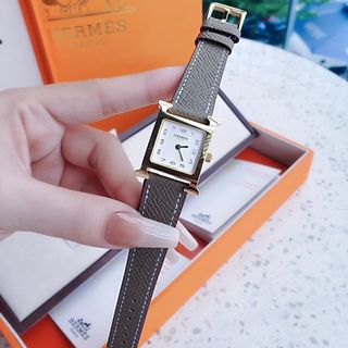 ĐỒNG HỒ NỮ CAO CẤP MỚI NHẤT HEMES DÂY DA MẶT SỐ NIỀNG VÀNG TRƠN
