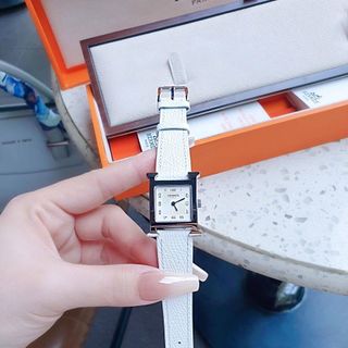 ĐỒNG HỒ NỮ CAO CẤP MỚI NHẤT HEMES DÂY DA MẶT SỐ NIỀNG BẠC TRƠN