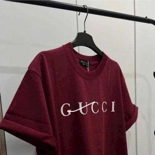 Săn seo130 sml E găm mặc đi lễ đầu năm rồii ce ạ , Chiếc đỏ đô đẹp đỉnh ♥️  Chất như hàngg scap fom rộng dấu quần Báoo gấp chuyến đầu chấtt và màu đang chuẩn xịn ce ạ Sz sml  Ảnh thật đầu tiên 40-65kg