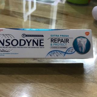 Kem đánh răng Sensodyne Extra Fresh Repair & Protect 100g