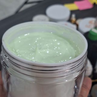 Kem Bong Ức Chế Sắc Tố - Nguồn Nguyên Liệu Mỹ Phẩm Giá Sỉ