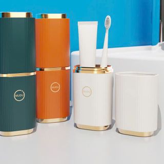 HỘP ĐỰNG BÀN CHẢI, KEM ĐÁNH RĂNG, LƯỢC, KHĂN MẶT