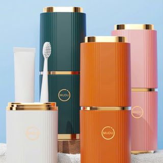 HỘP ĐỰNG BÀN CHẢI, KEM ĐÁNH RĂNG, LƯỢC, KHĂN MẶT