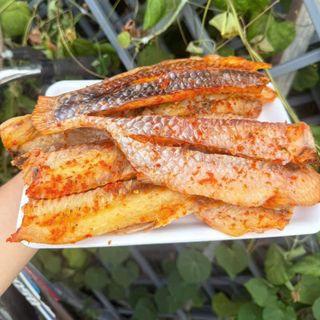 KHÔ CÁ ĐIÊU HỒNG - THƠM NỒNG TIÊU ỚT, ĐẬM ĐÀ GIA VỊ 500G - WINNIE HOUSE