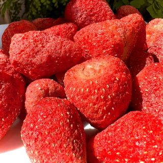 Thăng Hoa Dâu Tây Sấy Giòn PET 200g