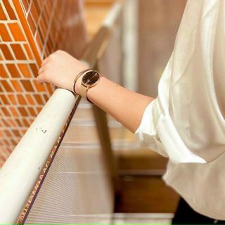 ĐỒNG HỒ NAM NỮ CAO CẤP MỚI NHẤT D.W AMBER DÂY LƯỚI MẶT TRÒN NÂU SOCOLA