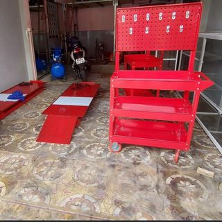 Xe để dụng cụ, bảng treo dụng cụ