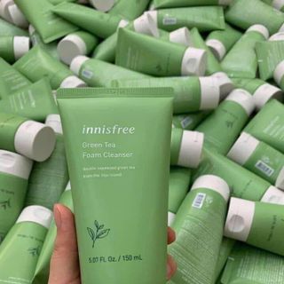 Sữa rửa mặt trà xanh InnisfreeGreen Tea Foam Cleanser làm sạch tạp chất