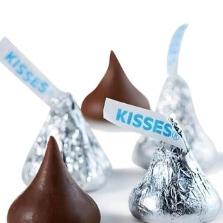 kẹo socola kisses Ú bạc gói 1.58kg 330 viên của Mỹ.