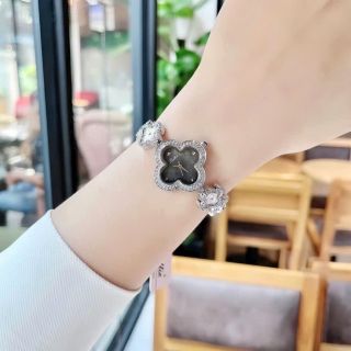 ĐỒNG HỒ NỮ CHÍNH HÃNG SCOTI DÂY LẮC CỎ 4 LÁ FULLBOX