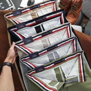 Quần kaki dài nam. Chất vải 98% cotton dày dặn đanh mịn 2% sợi Spandex co giãn thoải mái