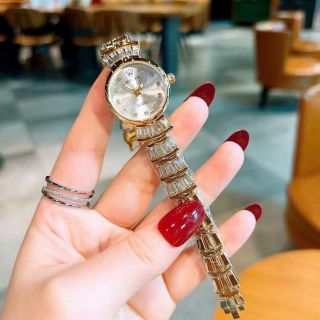 Đồng hồ lắc xi mới về lại