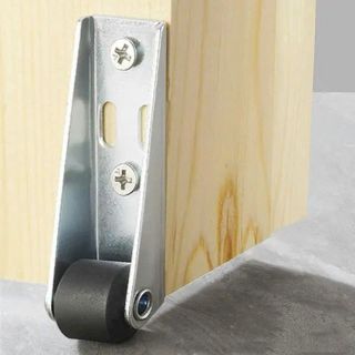 Bánh xe gắn cửa hỗ trợ đóng mở không kẹt cửa giảm lực tác động của cánh cửa vào bản lề
