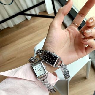 ĐỒNG HỒ NỮ THỜI TRANG HOT TREND GUZCI MẶT CHỮ NHẬT DÂY LẮC