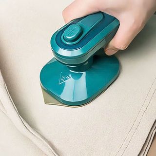BÀN ỦI HƠI NƯỚC CẦM TAY MINI MÀU XANH