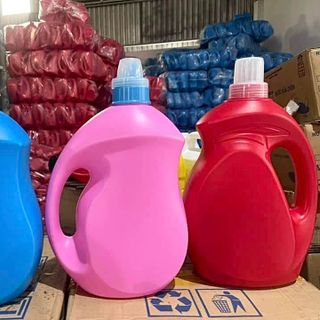 Can nhựa 1 lít xịt lau bếp, can nhựa 2 lít đựng nước giặt, bình nhựa 3.6 lít đựng nước xả vải, can nhựa 3.8 lít đựng nước lau sàn, can nhựa vuông 5 lít đựng hoá chất