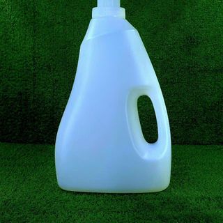 Can nhựa 1 lít xịt lau bếp, can nhựa 2 lít đựng nước giặt, bình nhựa 3.6 lít đựng nước xả vải, can nhựa 3.8 lít đựng nước lau sàn, can nhựa vuông 5 lít đựng hoá chất