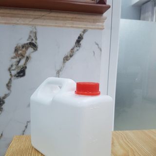 Can nhựa 500ml, can nhựa 1 lít đựng dung môi, can nhựa 2 lít đựng hoá chất, bình nhựa 5 lít đựng thuốc trừ sâu TPHCM