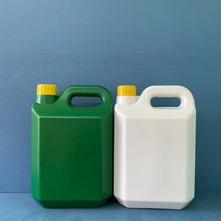 Sản xuất can nhựa 500ml vuông đen, can nhựa 1 lít đựng thuốc BVTV, can nhựa 2 lít đựng hoá chất, can đựng 5 lít hoá chất loãng