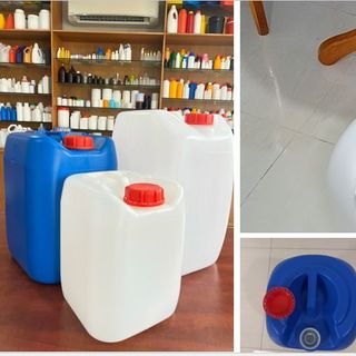 Can nhựa 30 lít đựng mẫu thí nghiệm, can nhựa 25 lít đựng hoá chất, thùng nhựa 20 lít đựng phân bón, can nhựa 10 lít đựng dung môi Q12