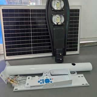 Đèn Chiếc Lá Năng Lượng Mặt Trời