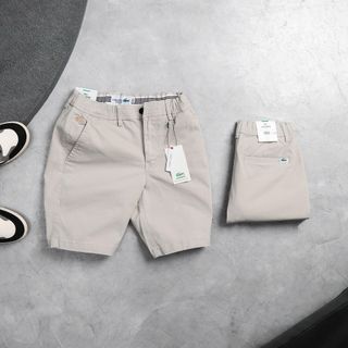 Quần short kaki nam. Chất kaki dày dặn , thun con giãn , mặt vải mịn.  Form Slim fit