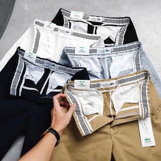 Quần short kaki nam. Chất kaki dày dặn , thun con giãn , mặt vải mịn.  Form Slim fit