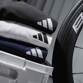 Áo thun dài tay nam.  Chất liệu: Vải lưới làm từ 86% polyester tái chế, 14% elastane