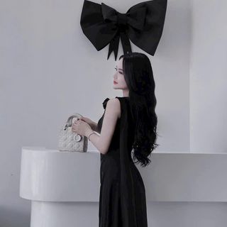ĐẦM BODY CHÍT EO DÂY CỔ ĐÍNH HOA SIÊU SANG CHẢNH CHO BẠN GÁI