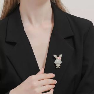 Ghim Cài Áo Hình Chú Thỏ Dát Đá 
 Dễ Thương Cho Nữ - 4.5cm