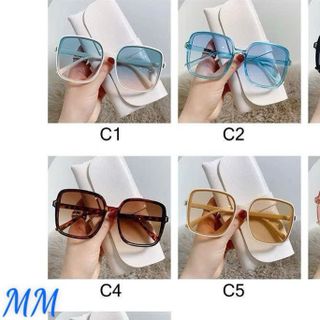 Kính mắt tròn gọng vuông