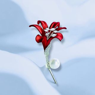 Ghim cài áo Hoa ly ly tráng men màu đỏ đô thơi. Trang dành cho nam nữ - 6cm