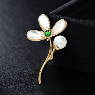 Ghim cài áo hình hoa 3 cánh xà cừ đính Ngọc trai thời trang dành cho nam nữ - 6.5cm