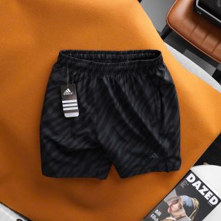Short das xi giãn runing 2 lớp. Lớp lưới bên trong mềm thoáng mát, co giãn 4c, 2 túi khoá kéo. Phụ liệu hãng Size : m l xl 2xl /2222/8c 6 màu / ri 48c