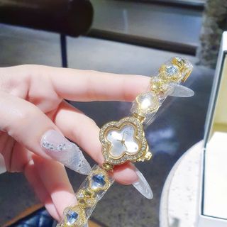 MÓN QUÀ VALENTINE ĐỒNG HỒ NỮ THỜI TRANG VAN LẮC CỎ 4 LÁ NEW