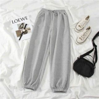 Quần chất da cá lưng thun, ống bo thun co giãn thoải mái, có túi 2 bên nam nữ đều mặc được. Giá sỉ - giá bán buôn