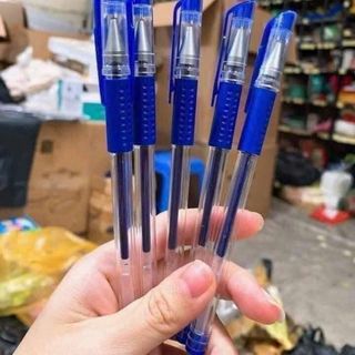 Bút mực nước màu xanh hoặc đen