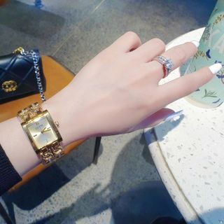 ĐỒNG HỒ NỮ THỜI TRANG GUEZZ MẶT VUÔNG DÂY LẮC 2 VÒNG