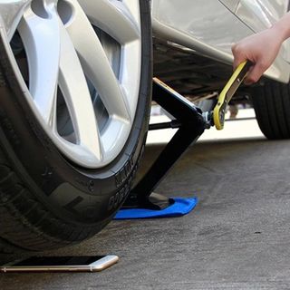 Bộ Kích Nâng Gầm Ô Tô Thế Hệ Mới Với Tay Nâng Hạ Kích Tiết Kiệm Sức Lao Động